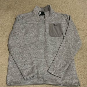 Men’s Under Armor sweatshirt.